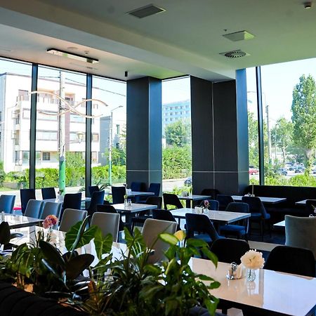 Panoramic Mamaia Hotel Exterior photo